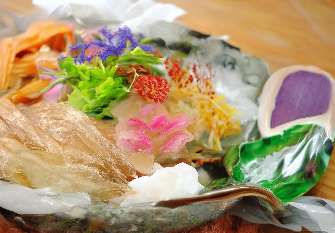 巴萨热刺巅峰对决：激情瞬间回顾与球星战术分析