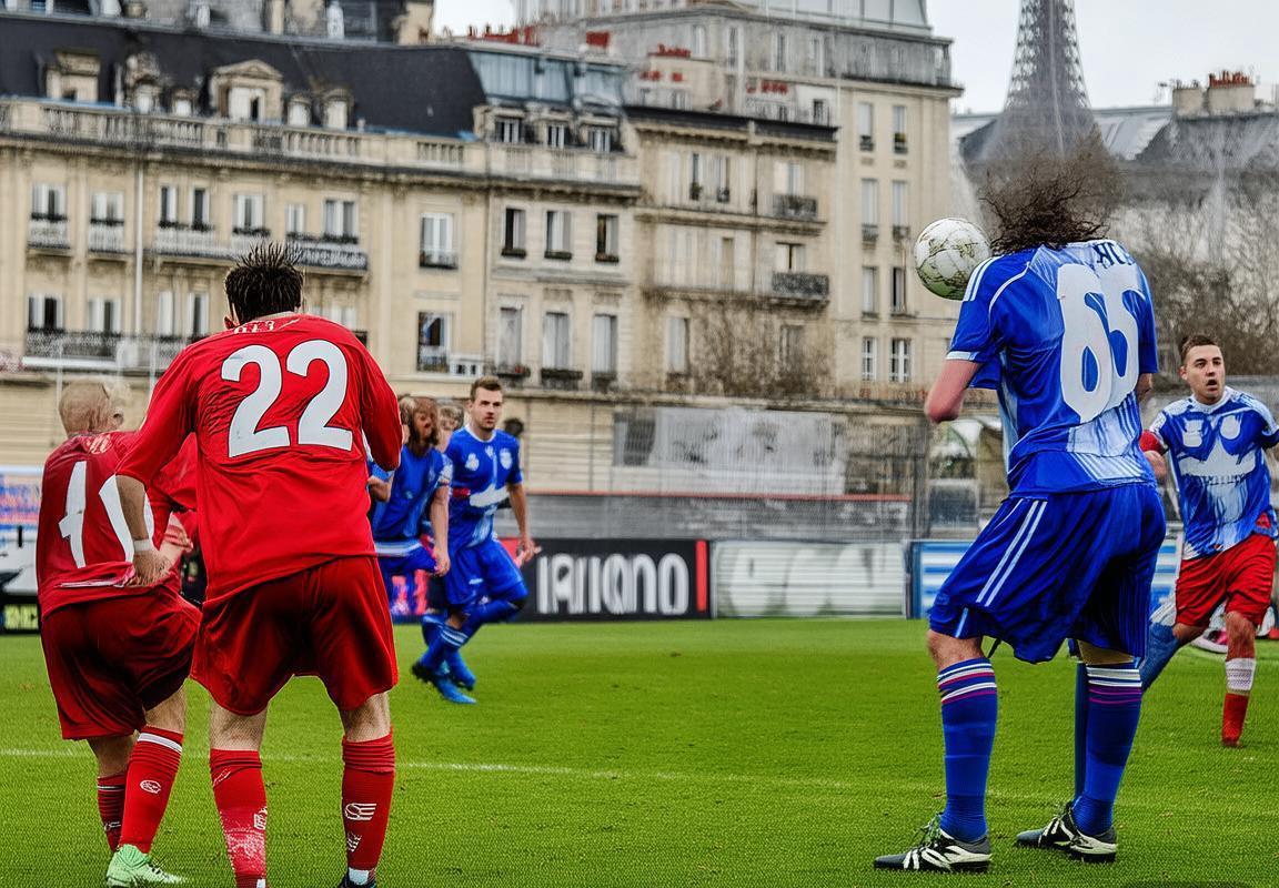 巴黎亚眠对决：精彩瞬间回顾与战术解析